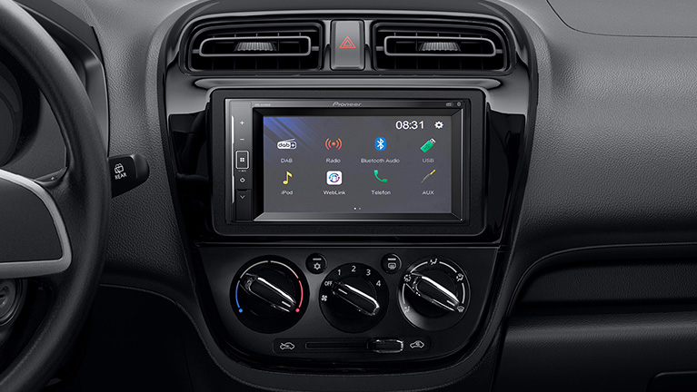 Touchscreen Space Star Select Cockpit mit Touchscreen im Space Star Select